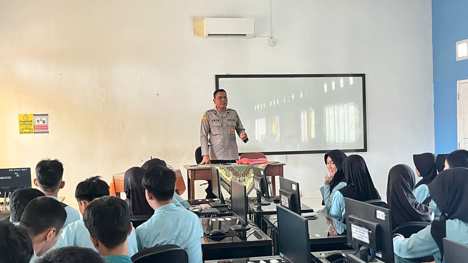 Sosialisasi Rekrutmen AKPOL 2026 di SMA Negeri 1 Koba